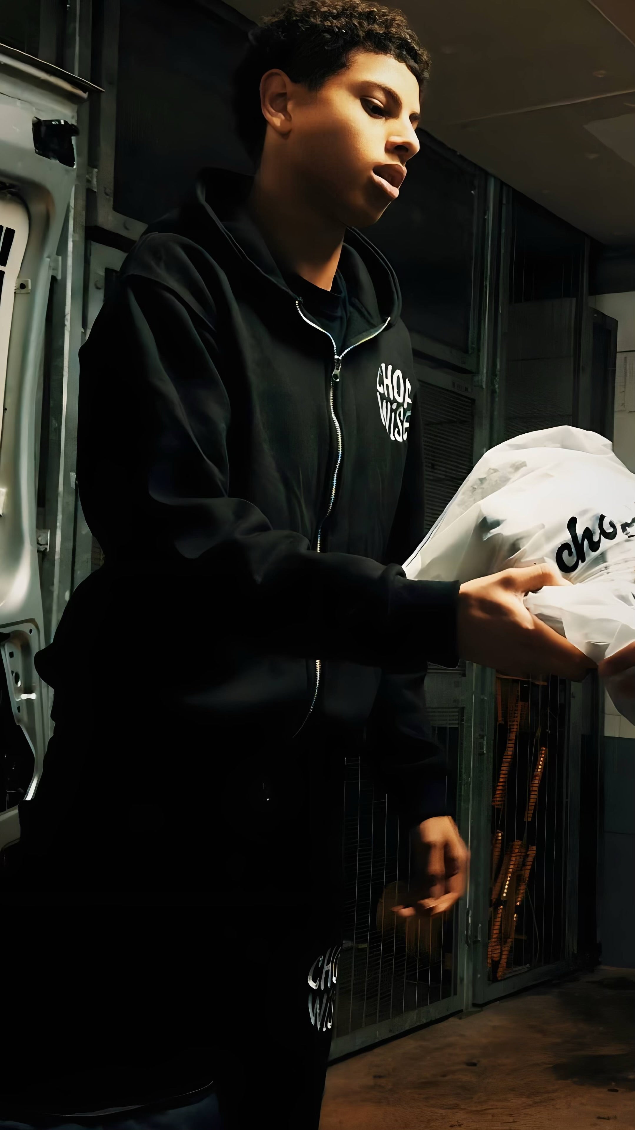 CHPWSE SIGNATURE ZIP-UP HOODIE - BLACK *PRE-ORDER*